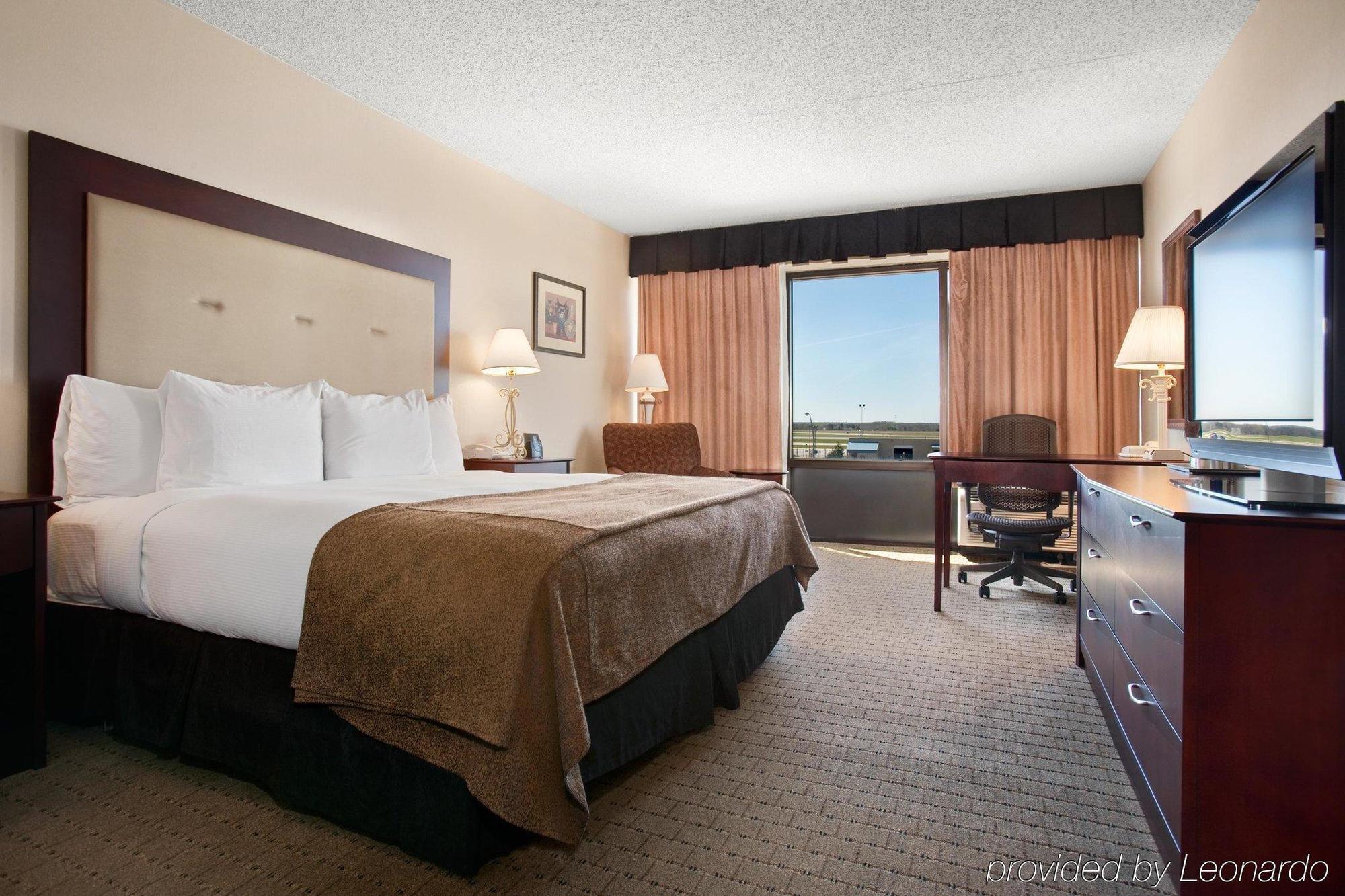 Doubletree By Hilton Wichita Airport Hotel Ruang foto