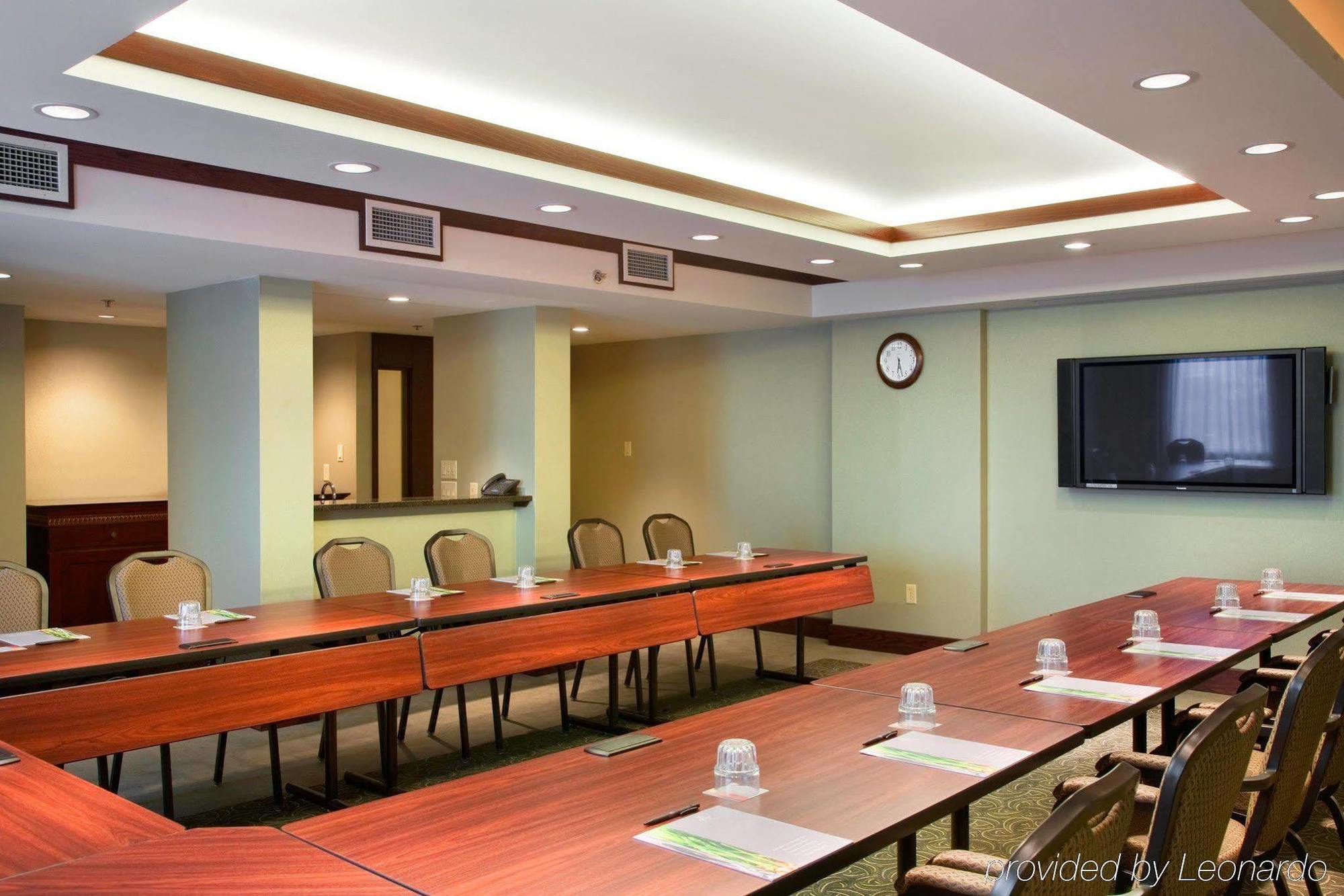 Doubletree By Hilton Wichita Airport Hotel Fasilitas foto